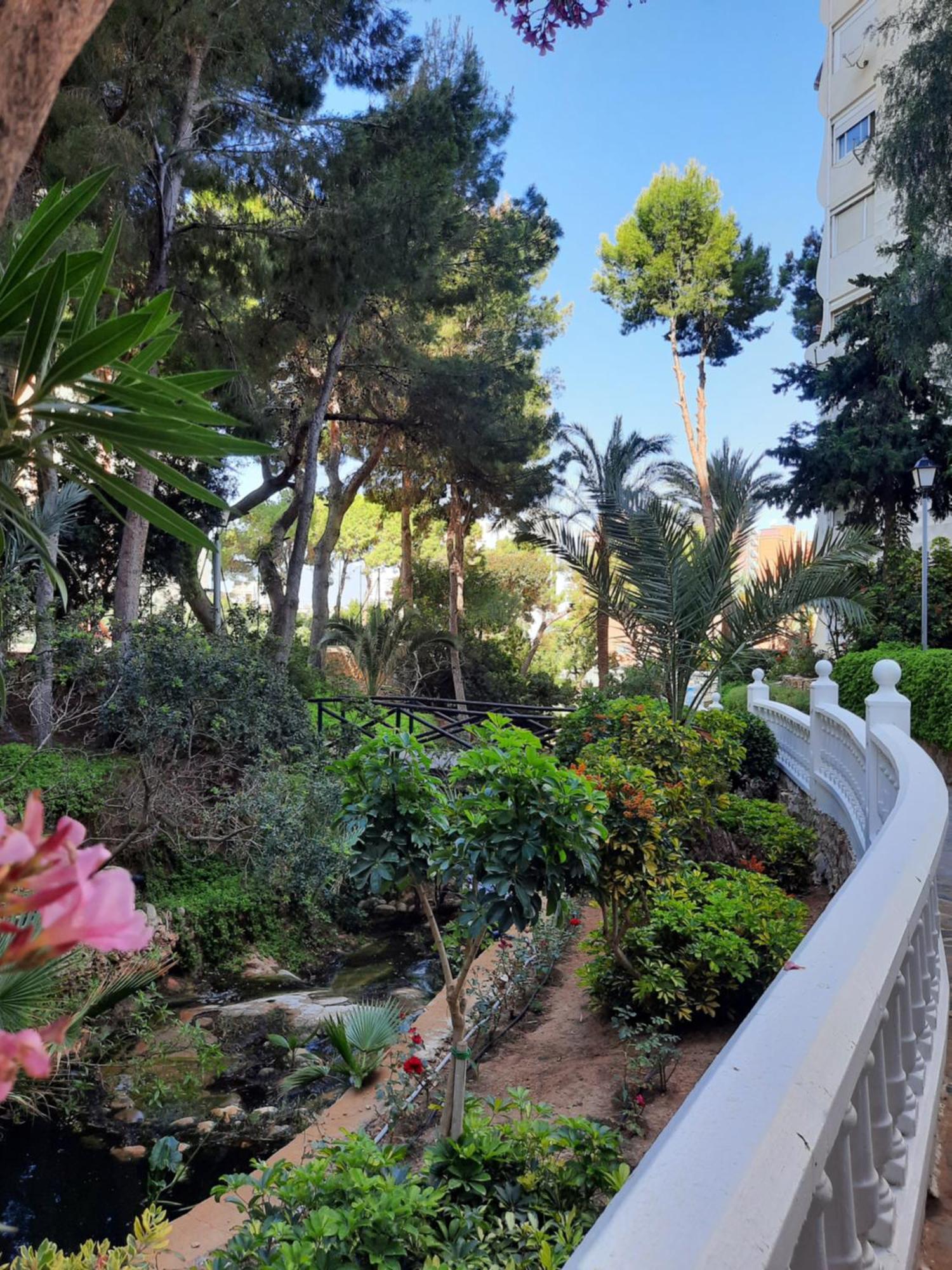 Playmon Holiday Apartment Бенидорм Экстерьер фото